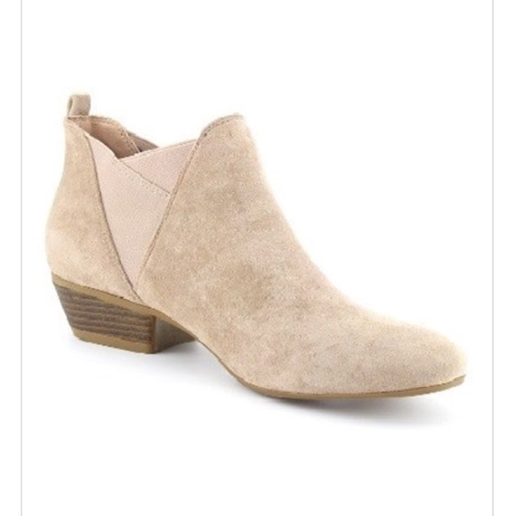 (Last one) Beige suede Bootie - Picture 3 of 4